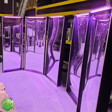 Licht uber dem zerrspiegel 1